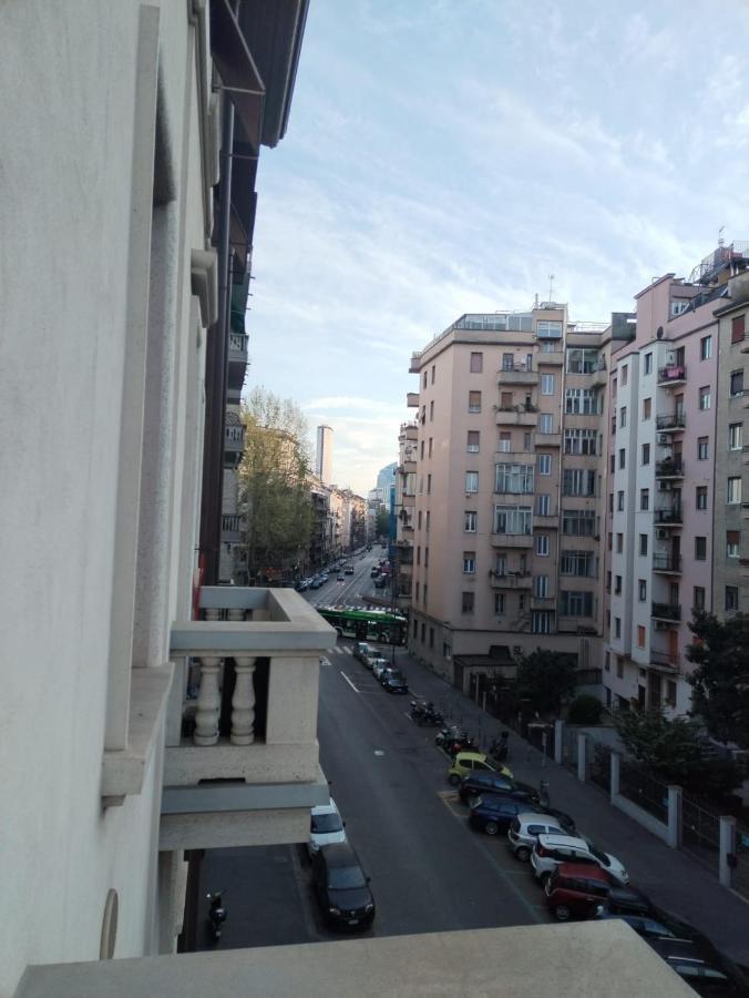 Zuretti - Central Station Milan Luaran gambar